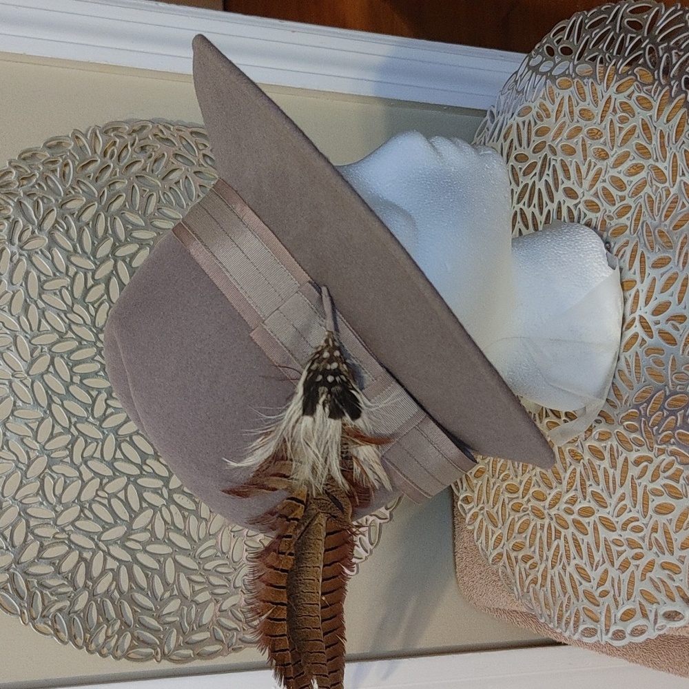 🎩 Vintage "Michelle" Bollman Hat